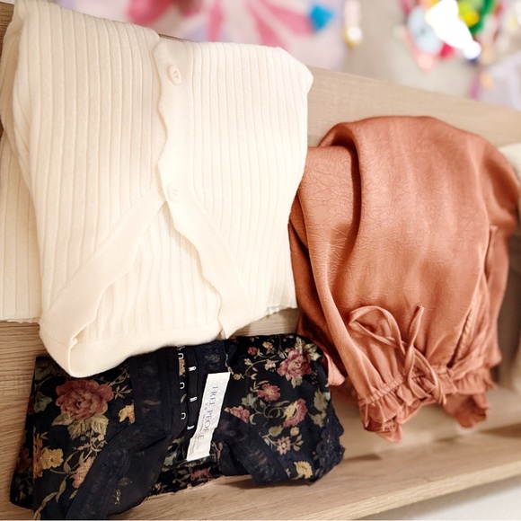 Chic Cream Ribbed Cardigan - Picture 5 of 5